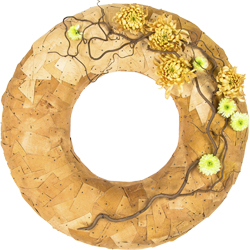 Венок из бересты с хризантемами